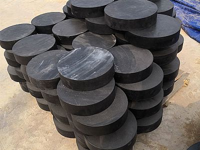 龙川县板式橡胶支座由若干层橡胶片与薄钢板经加压硫化